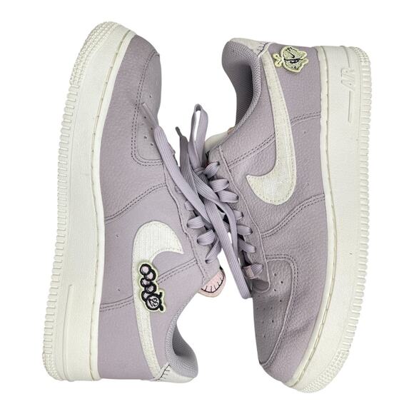 Nike Shoes - Nike women’s Air Force 1 ‘07 SE Air Sprung size 8 
Low Top Sneakers Lilac